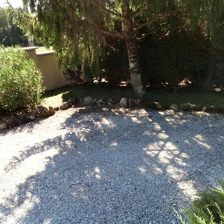 Bed & Breakfast Le Ti'roussat Saint-Andre-de-Cubzac