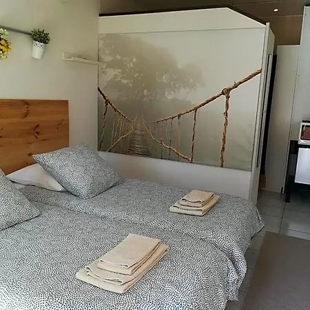 Le Ti'roussat Bed and Breakfast