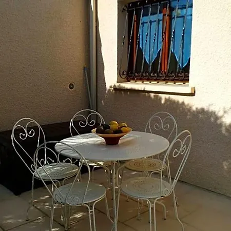 Le Ti'roussat Bed and Breakfast 3*